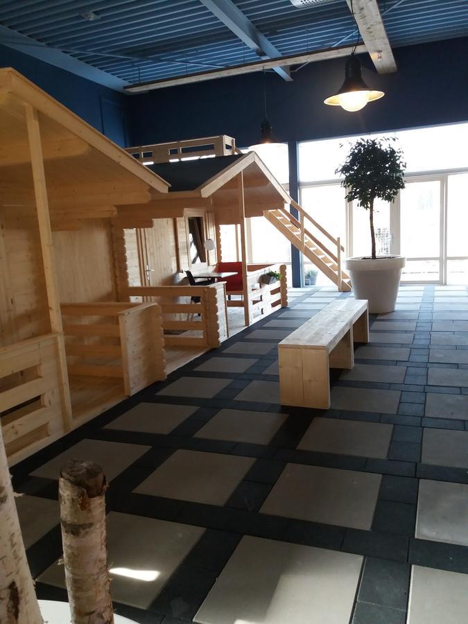Lodgehotel De Lelie Макум Екстериор снимка