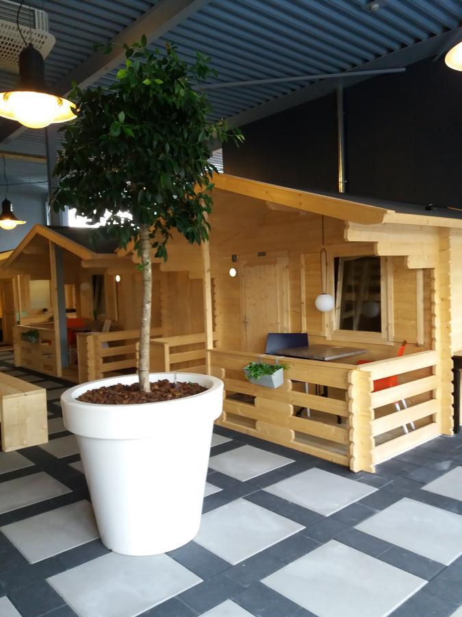 Lodgehotel De Lelie Макум Екстериор снимка