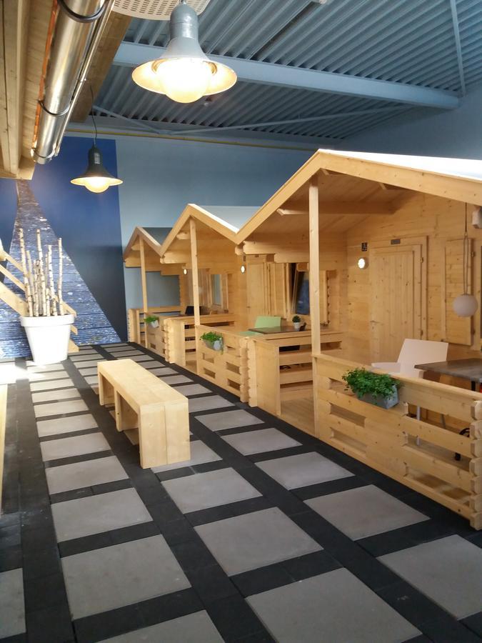 Lodgehotel De Lelie Макум Екстериор снимка